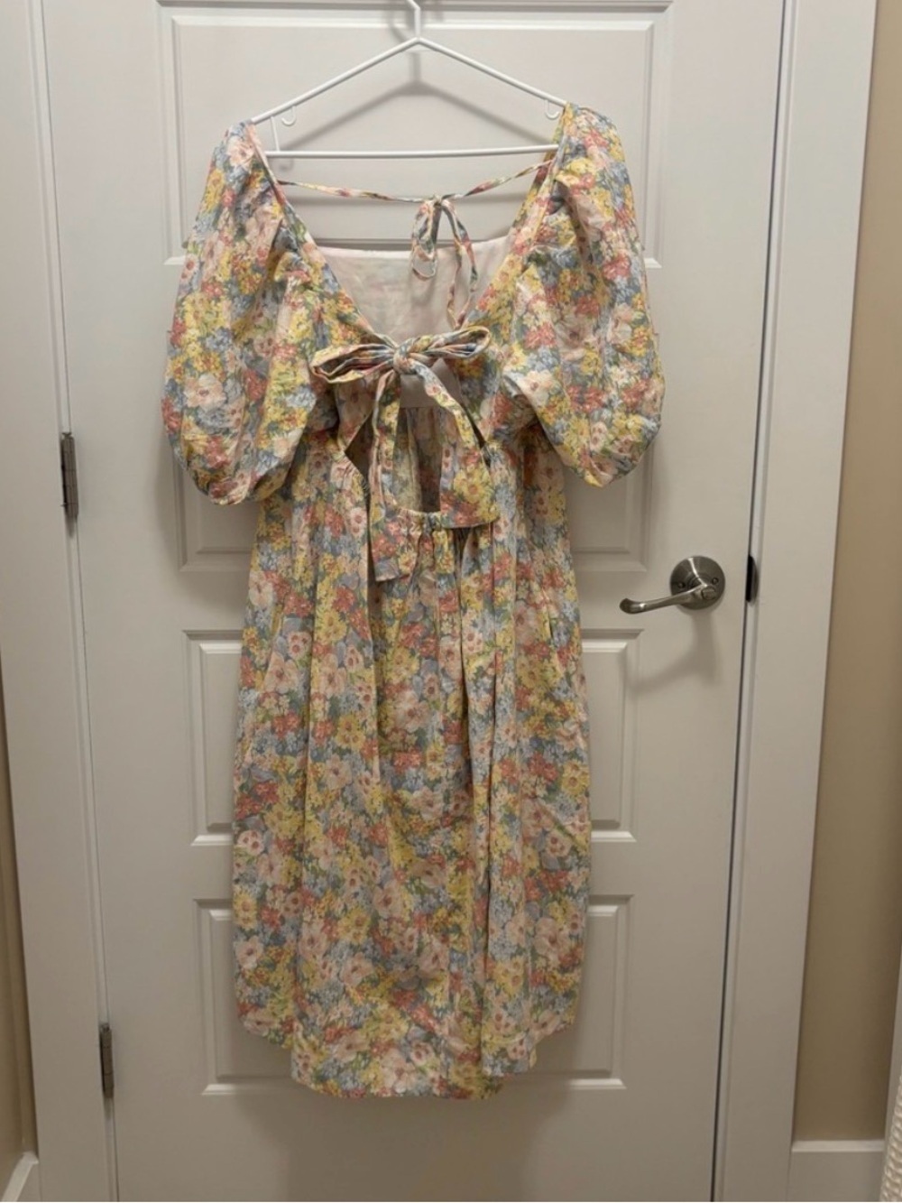 Jillian Harris for Joe Fresh Floral Pastel Open-Back Puff Sleeve Midi Dress - Picture 3 of 5